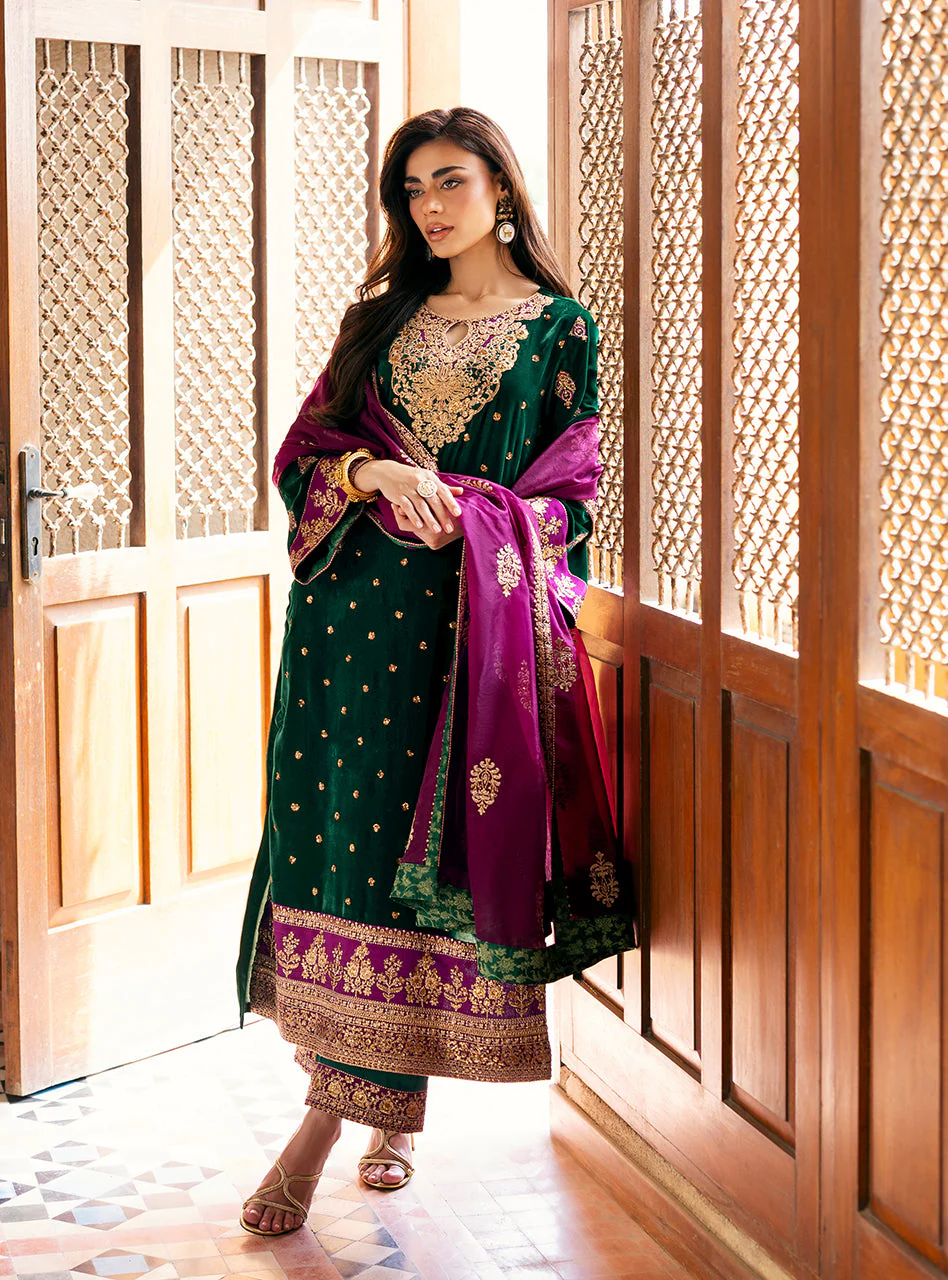 Esha - Image 7