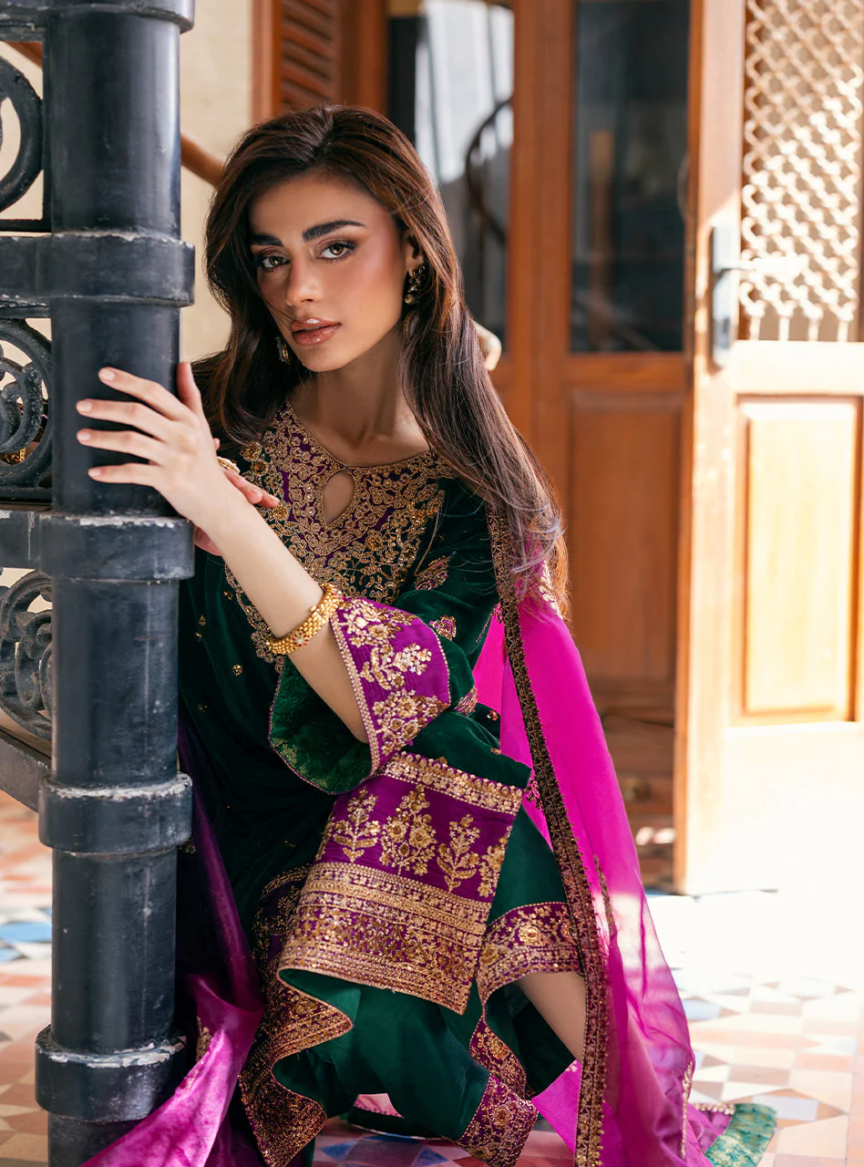 Esha - Image 8