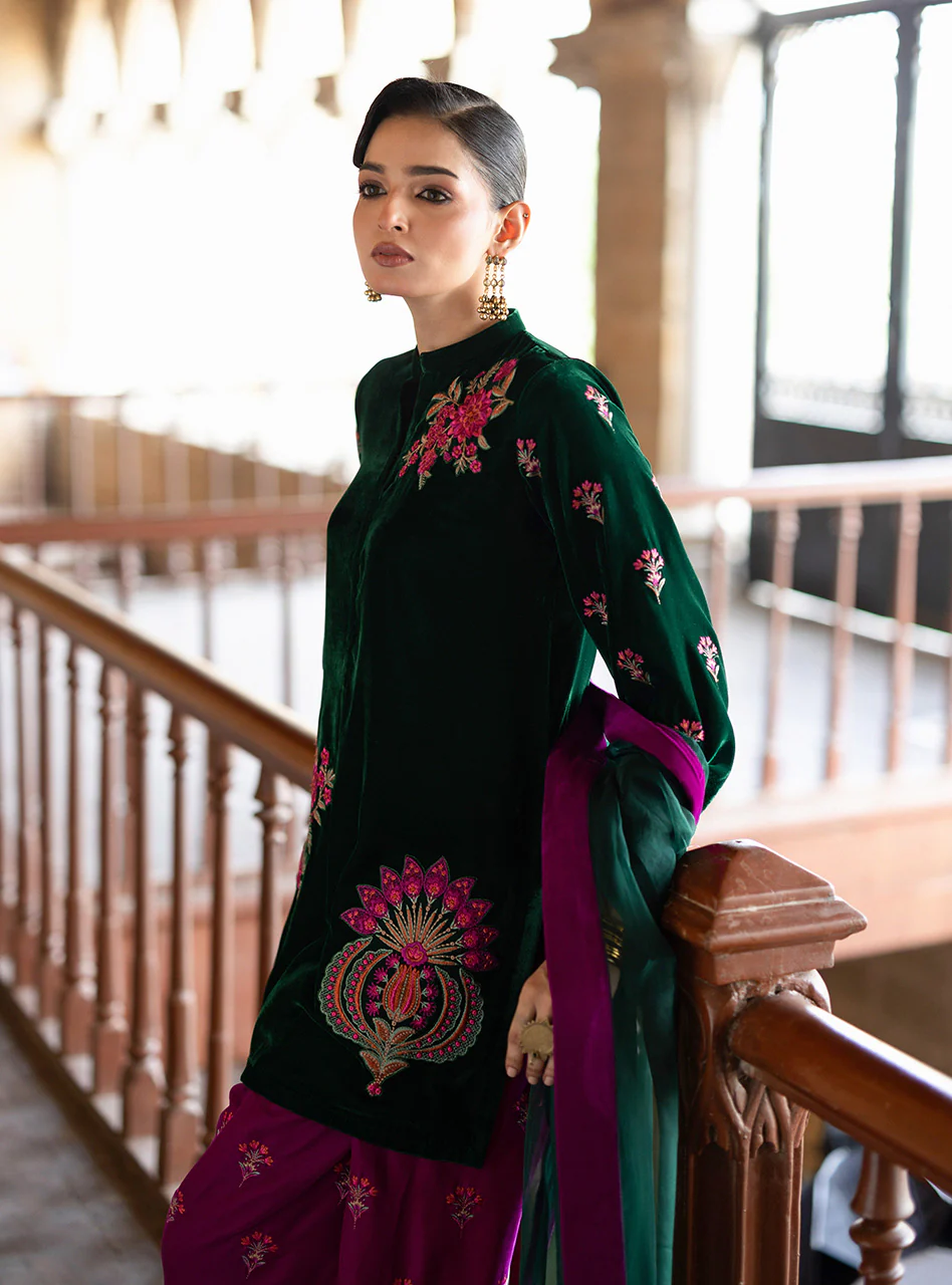 Niya Farshi - Image 7